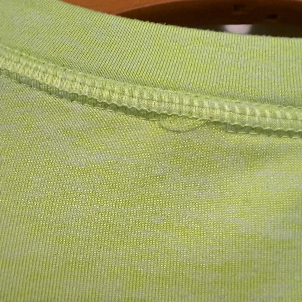 Nike woman’s  Lime Long Sleeve Tee - Picture 11 of 11